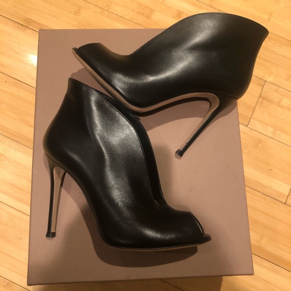 Gianvito Rossi “Vamp” Black Leather Bootie - Picture 1 of 6
